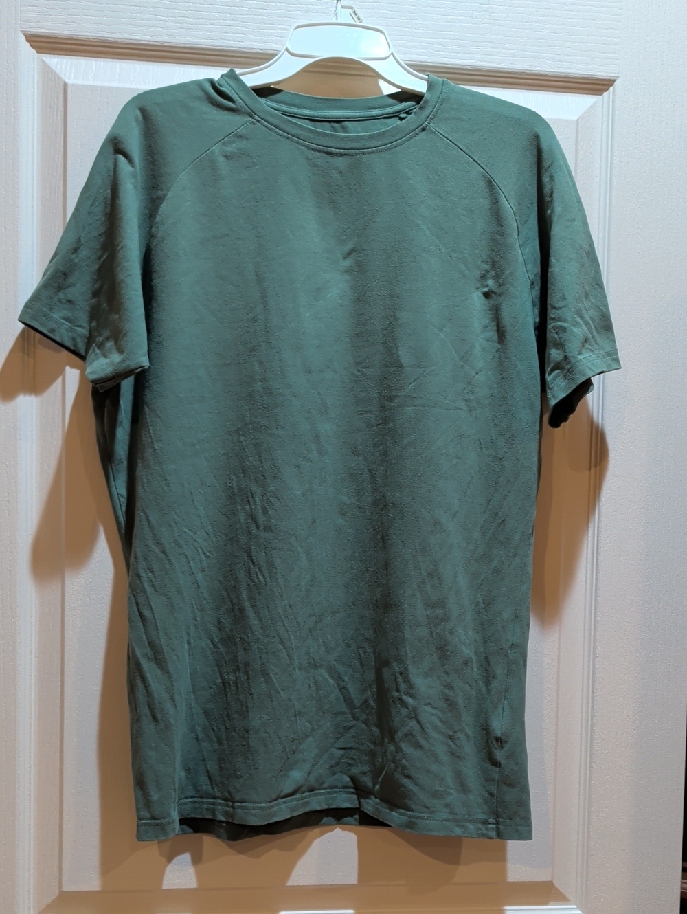 Men's Alphalete Crew Neck T-Shirt in Dark Green. XL